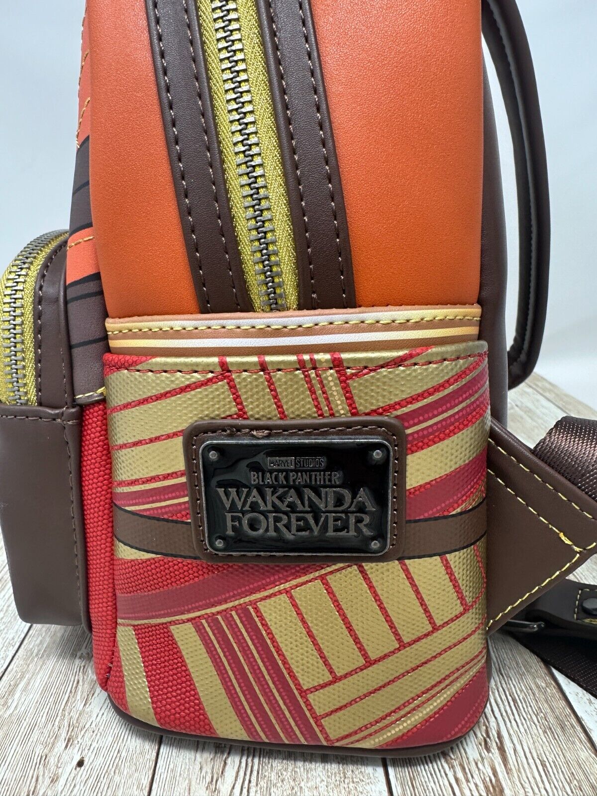 Mochila pequeña para cosplay de Marvel Black Panther Wakanda Forever Okoye, nueva edición Loungefly