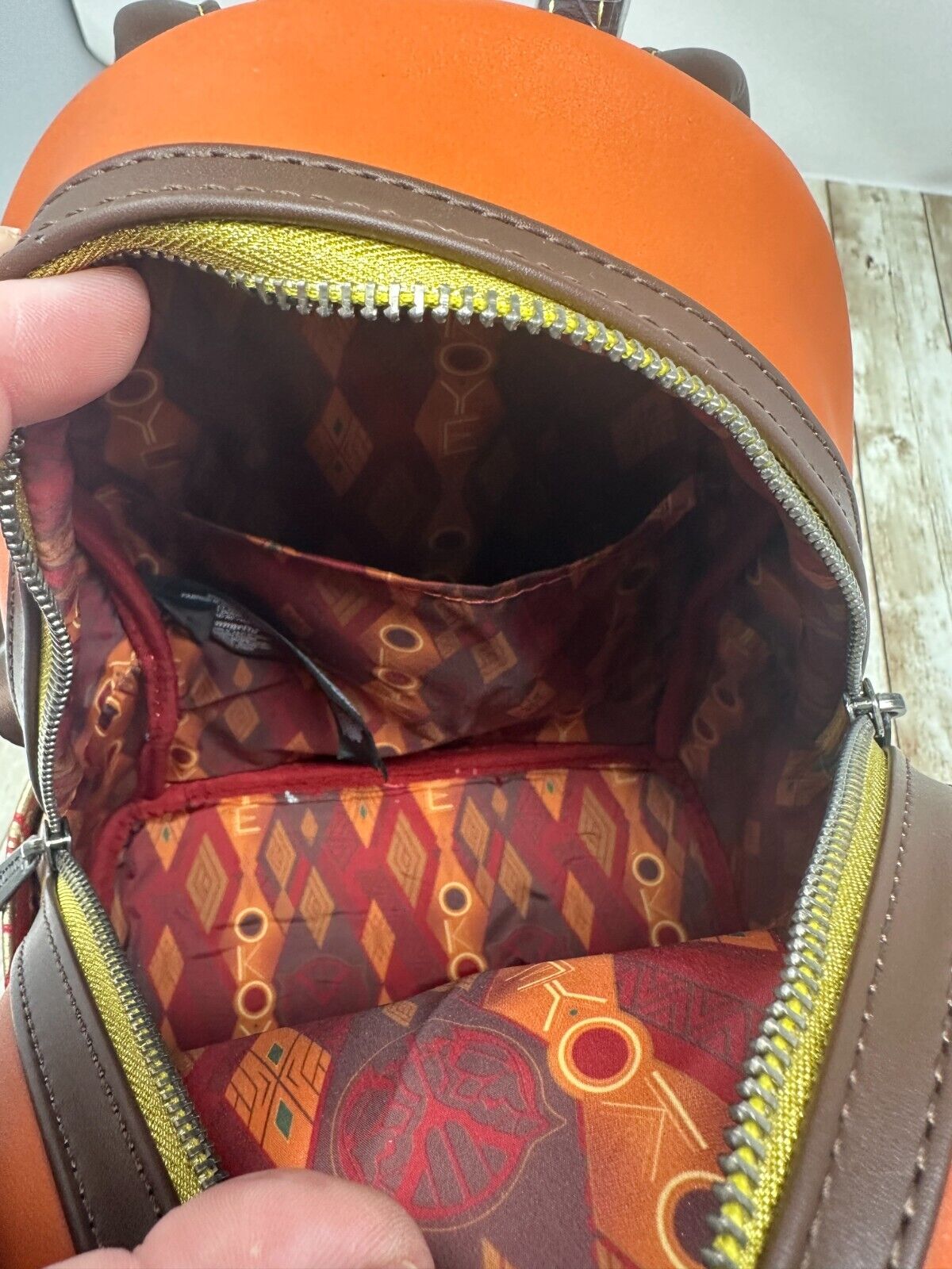 Mochila pequeña para cosplay de Marvel Black Panther Wakanda Forever Okoye, nueva edición Loungefly