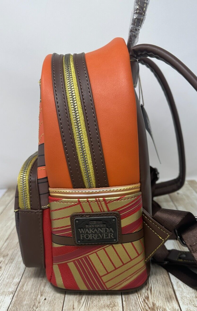 Mochila pequeña para cosplay de Marvel Black Panther Wakanda Forever Okoye, nueva edición Loungefly