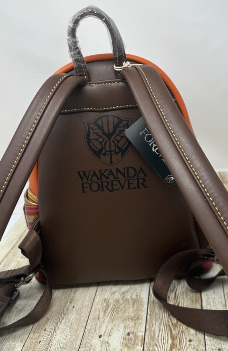 Mochila pequeña para cosplay de Marvel Black Panther Wakanda Forever Okoye, nueva edición Loungefly