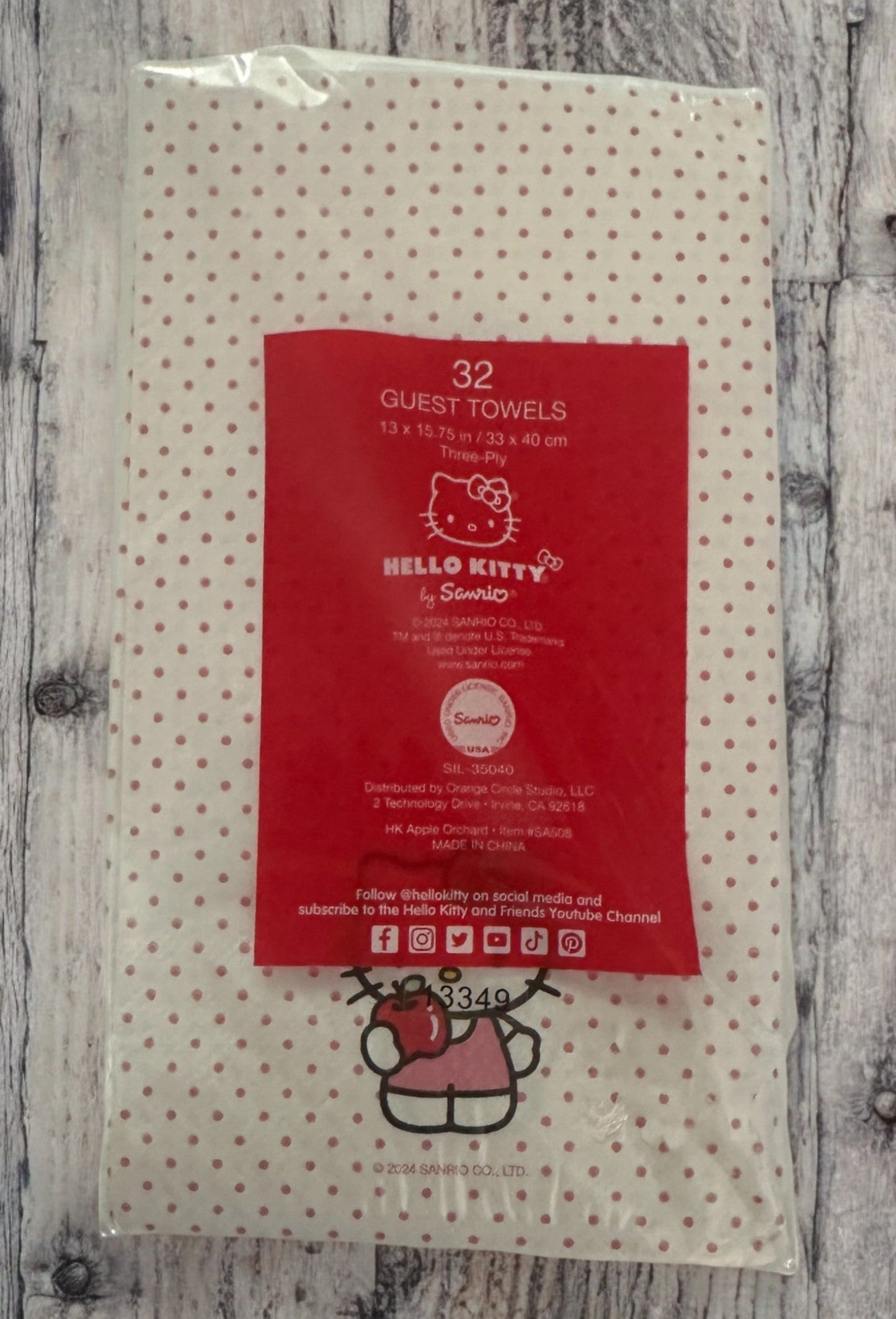 Hello Kitty Napkins, Fall Sweetest Apple Orchard Pink, 32 Guest Paper Napkins for Parties & Events, Cute Autumn Decor