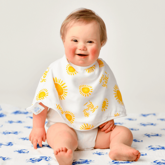 Hey Y'all Newborn Gift Set: Muslin Swaddle & Bib | Organic Cotton
