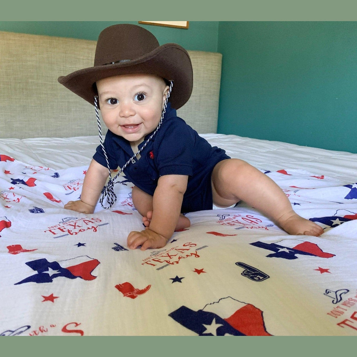 Texas Boy Gift Set: Muslin Swaddle & Bib | Organic Cotton