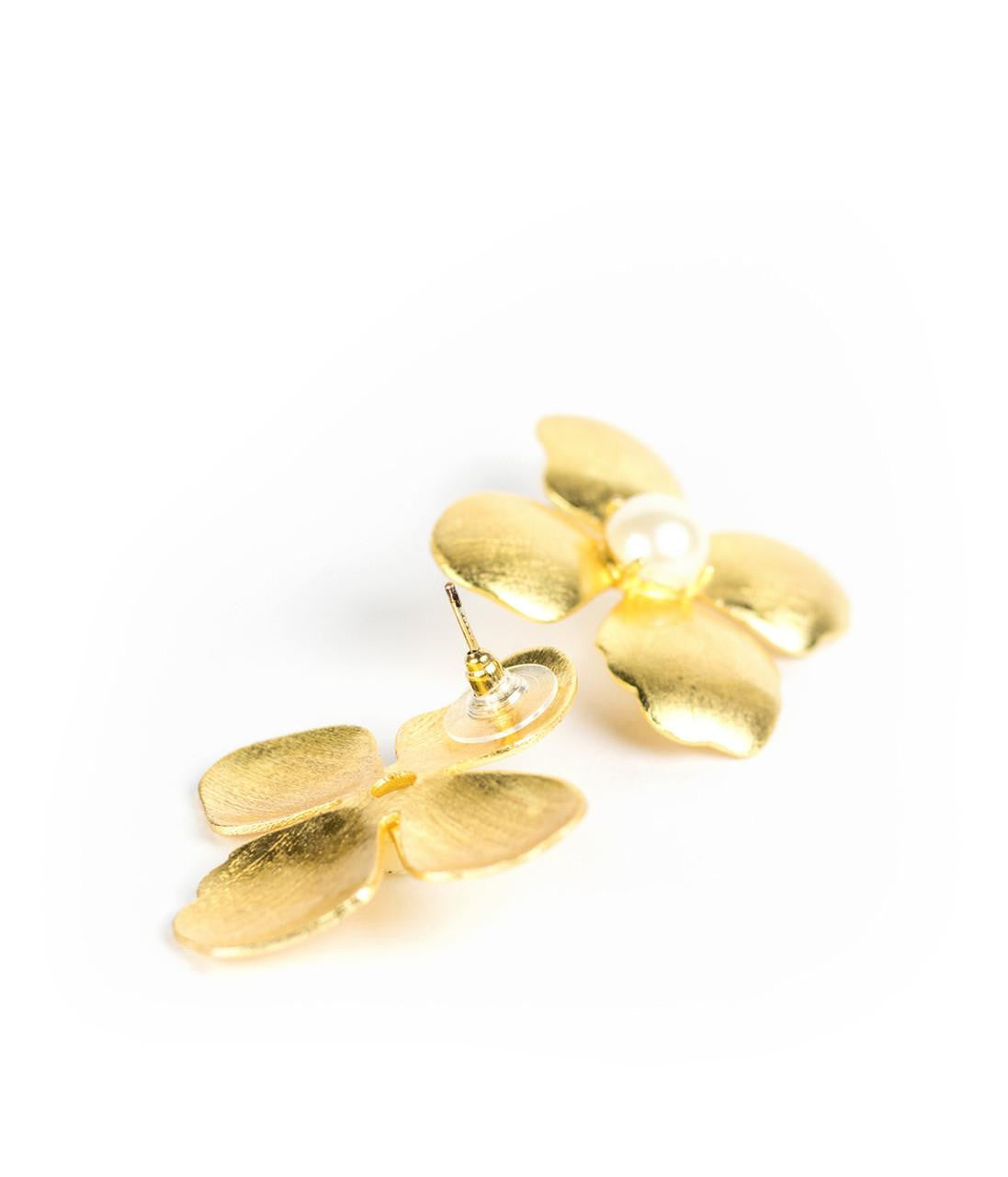 Maggie Earrings - Pearl