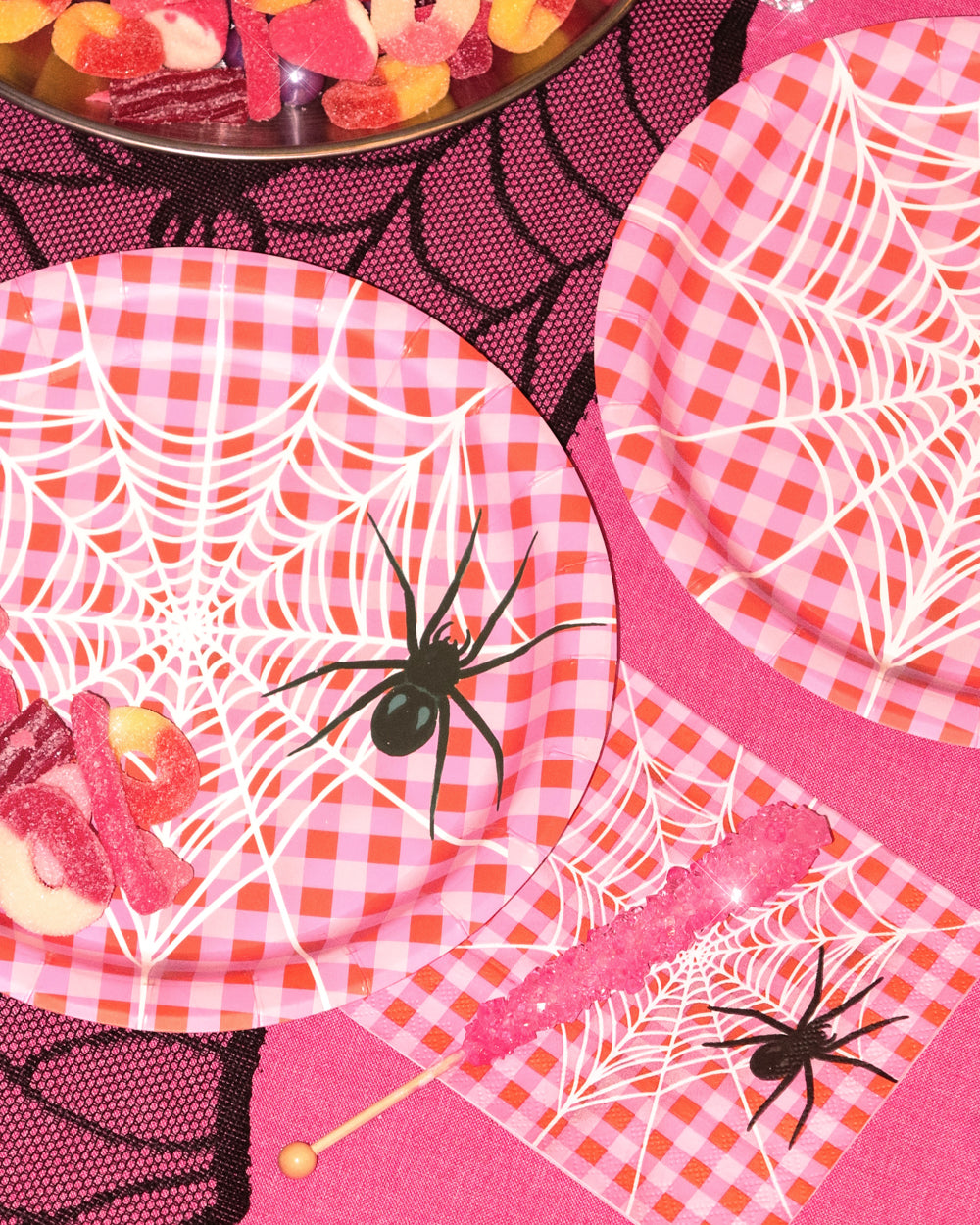 Creepin' it Cute Plates - 25 paper plates