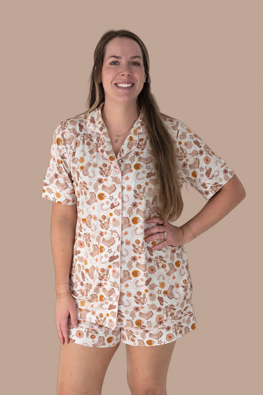 FLOWERS AND BOOTS WOMEN’S DREAM SHORT SET