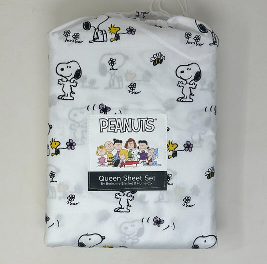 Peanuts Snoopy, Flowers, Bees and  Butterflies Queen Sheet Set