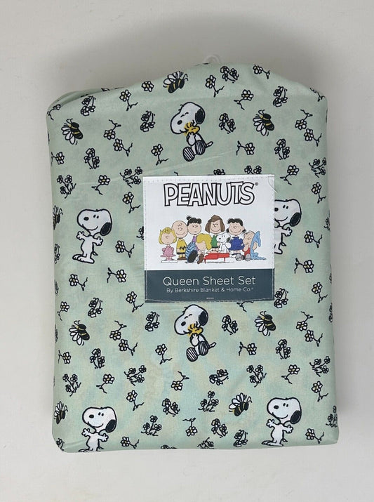 PEANUTS Snoopy, Woodstock, Flowers & Bees Queen Sheet Set