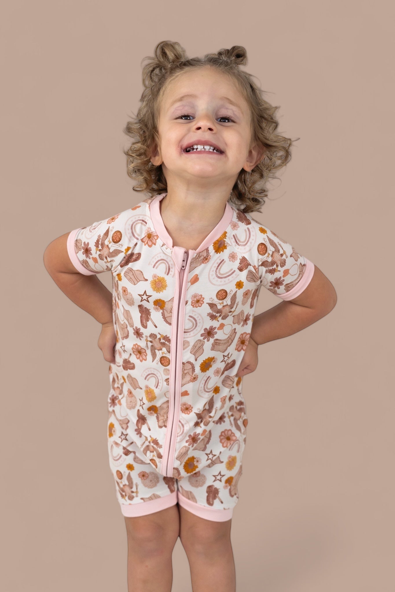 FLOWERS AND BOOTS DREAM SHORTIE