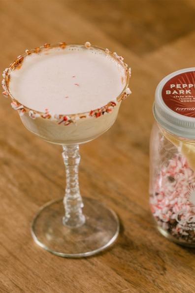 Peppermint Bark Martini Infusion Kit - Camp Craft Cocktails