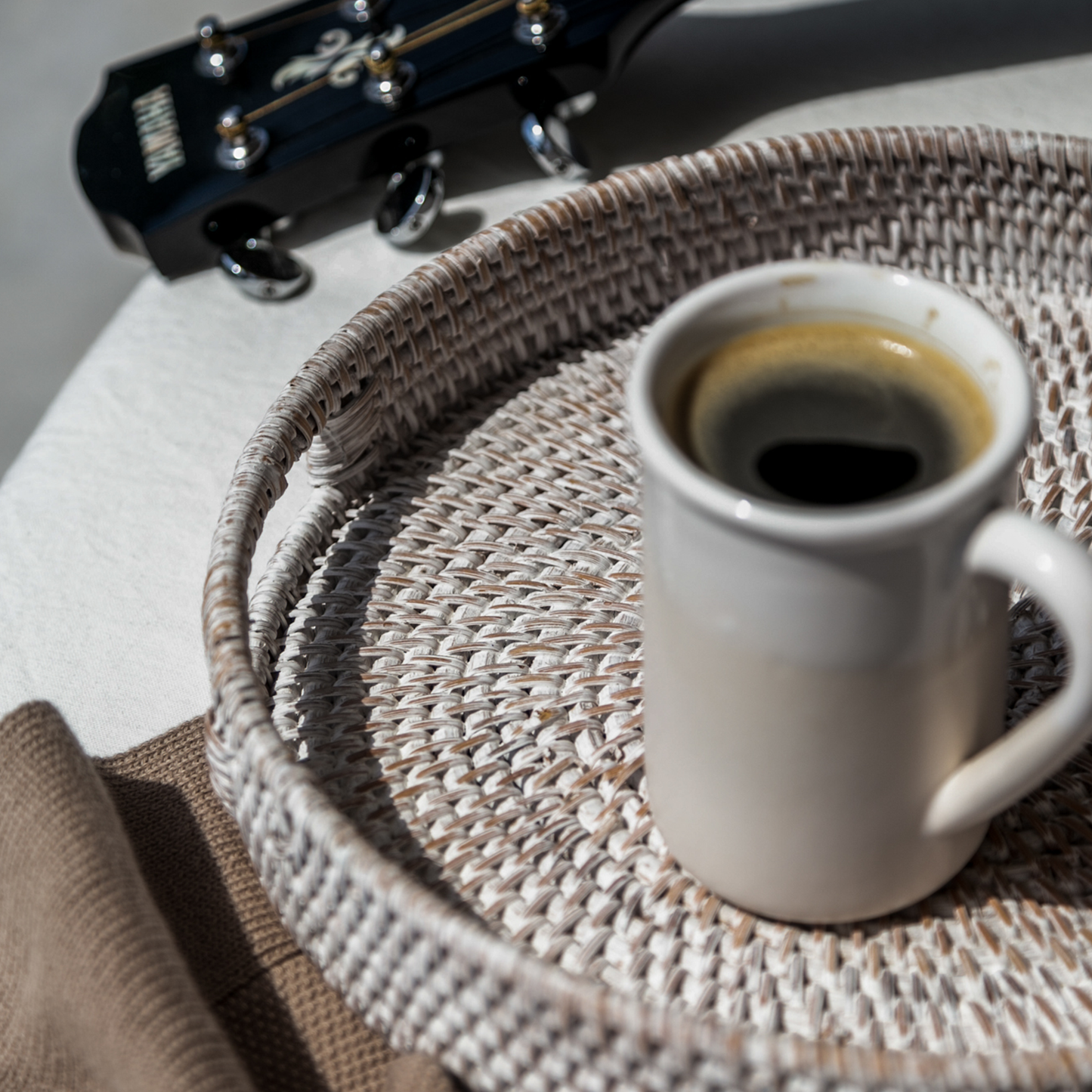 404 Round Rattan Tray — Decorative White Woven Tray for Coffee Table & Home