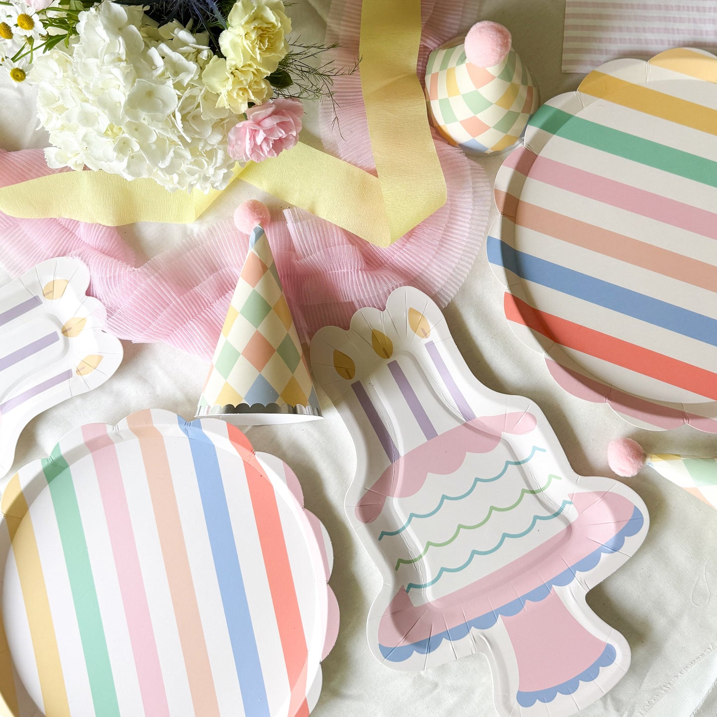 Colorful Striped Scalloped Dinner Plates, 16pcs