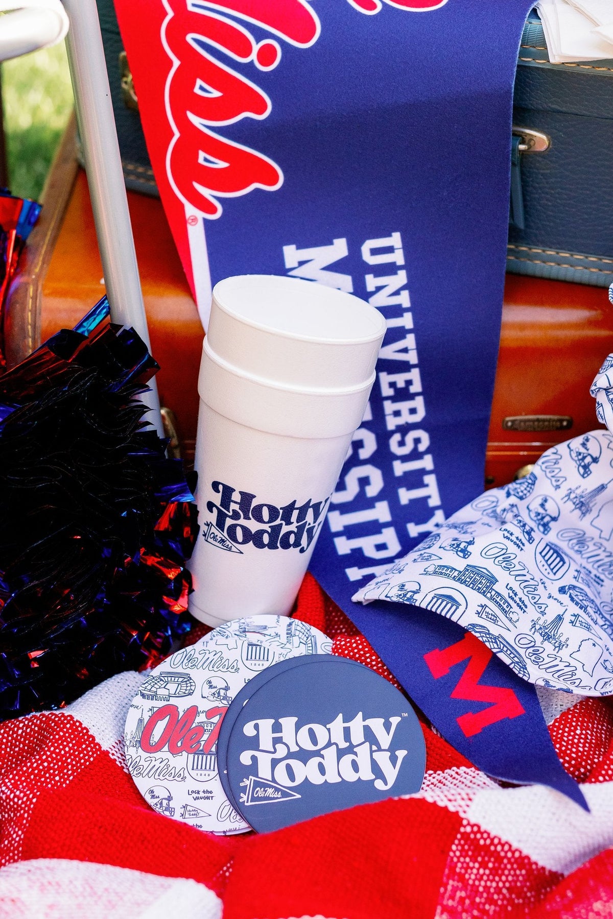The University of Mississippi (Ole Miss) - 20 oz Styrofoam Cups, Set of 8