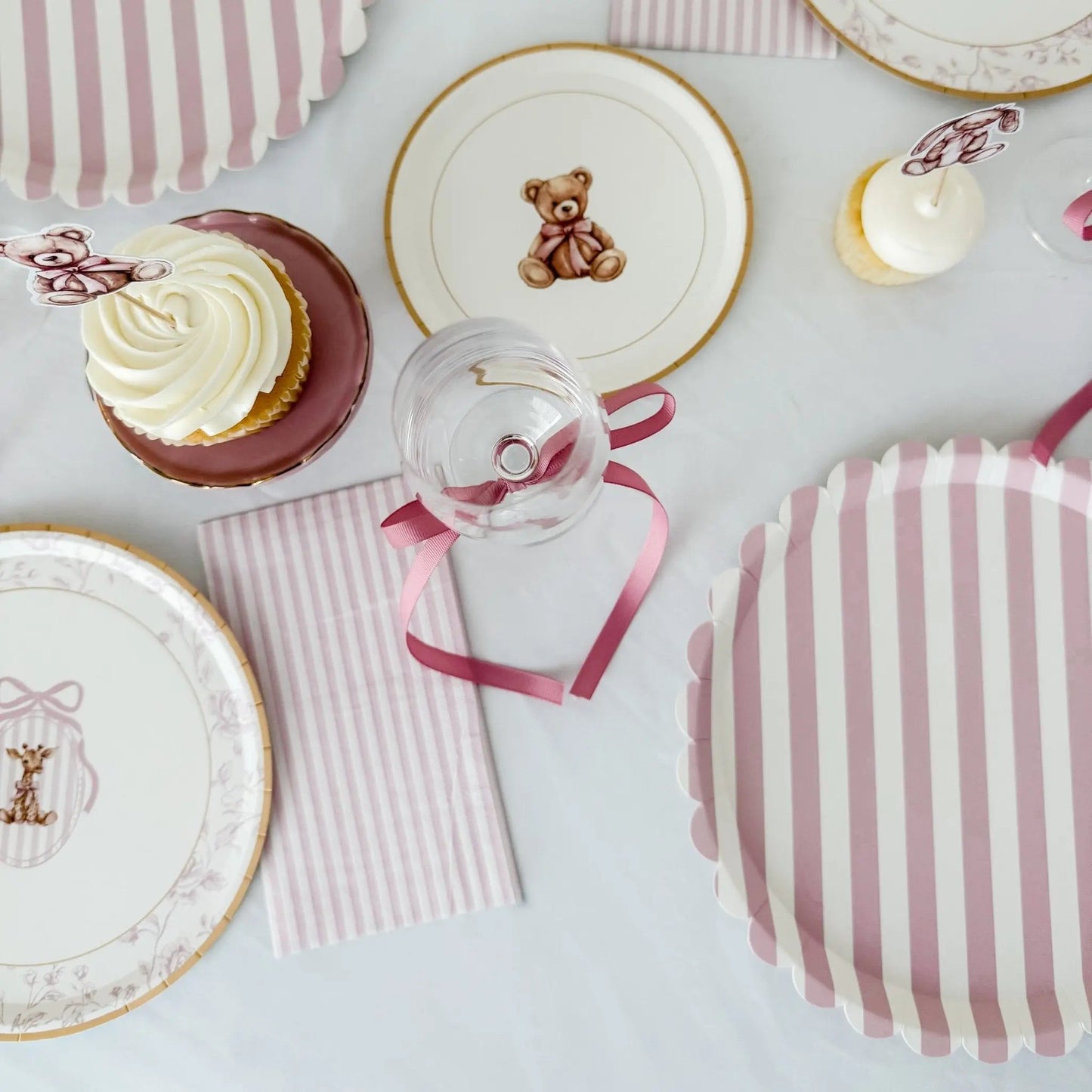Classic Striped Pink Scalloped Dinner Plate, 12pcs
