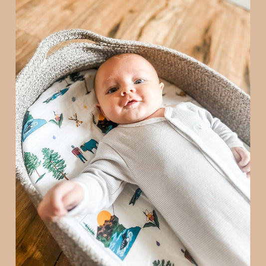Minnesota Baby Gift Set: Muslin Swaddle & Bib | Organic Cotton