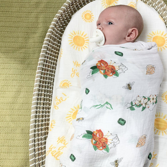 North Carolina Baby Gift Set: Muslin Swaddle & Bib (Floral)