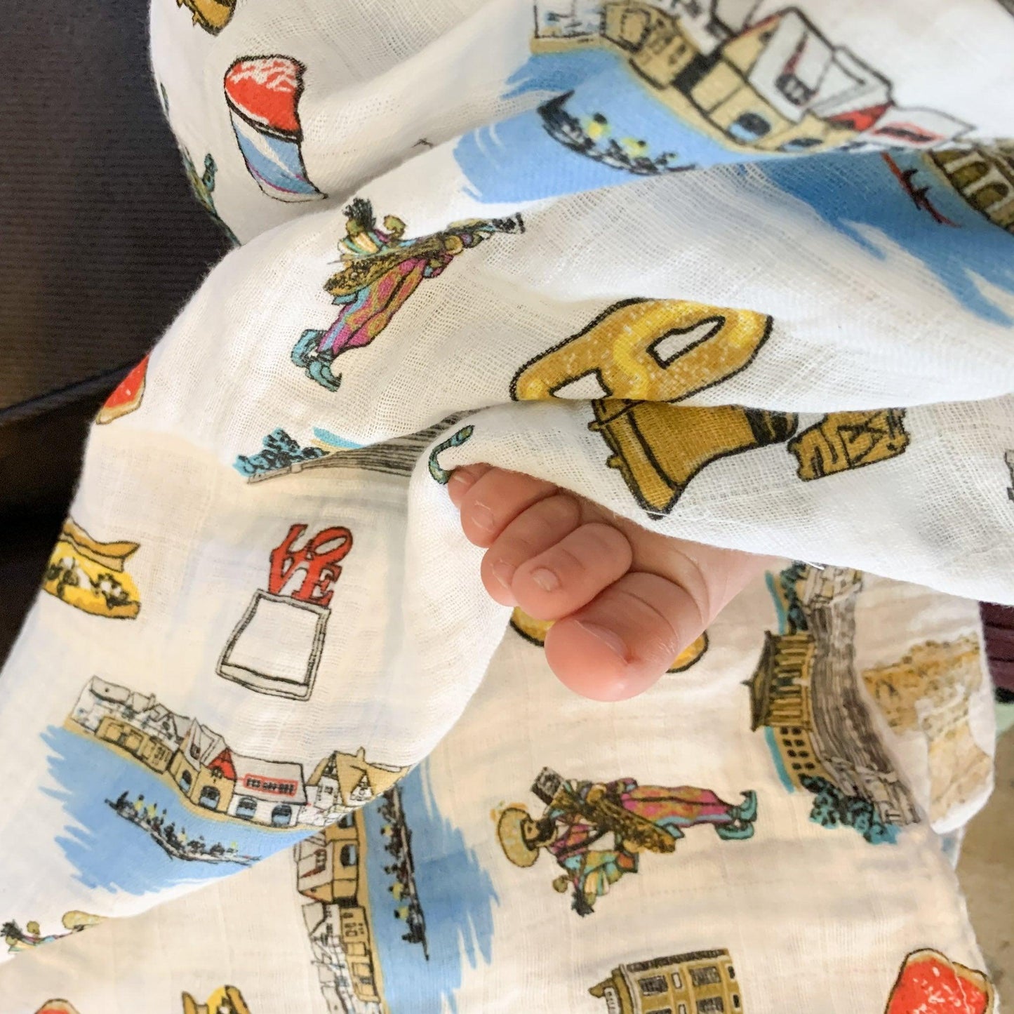 Philadelphia Baby Gift Set: Muslin Swaddle & Bib | Organic Cotton