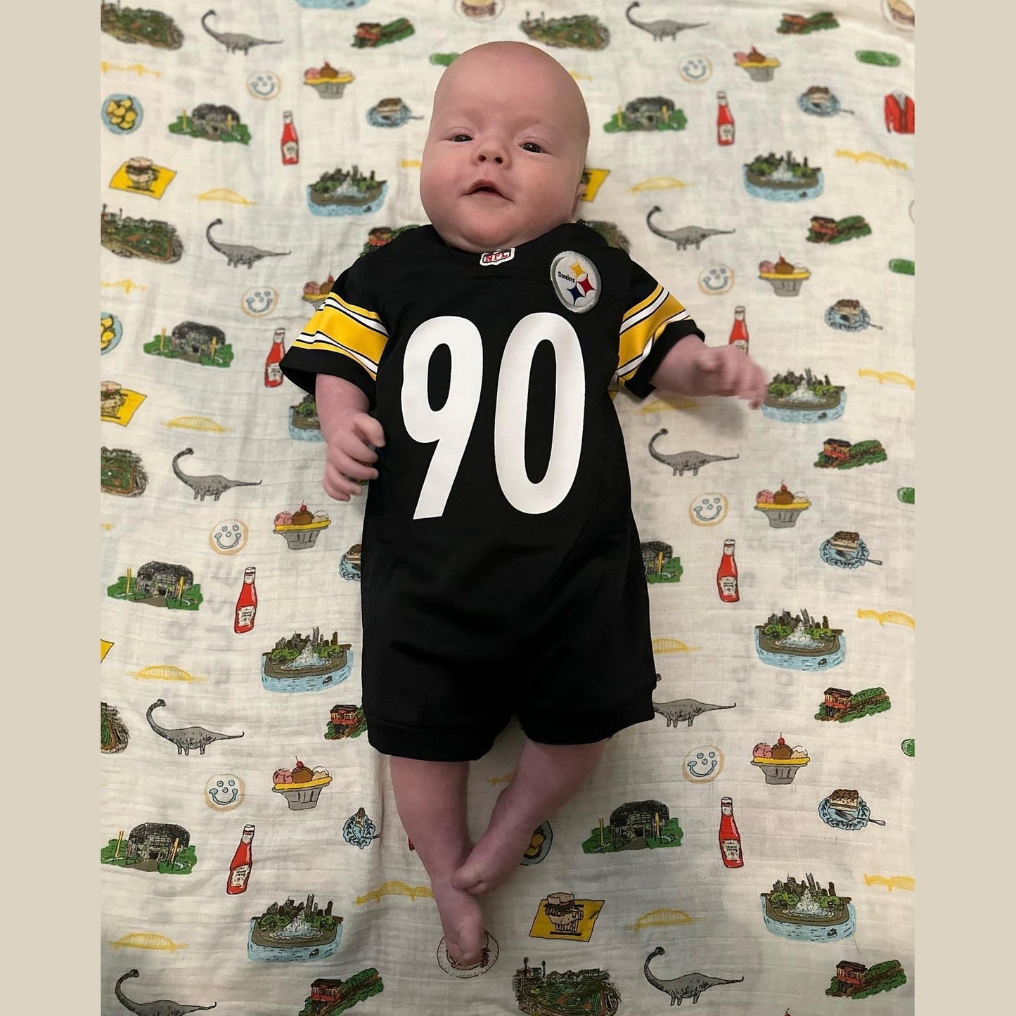 Pittsburgh Baby Gift Set: Muslin Swaddle & Bib | Organic Cotton