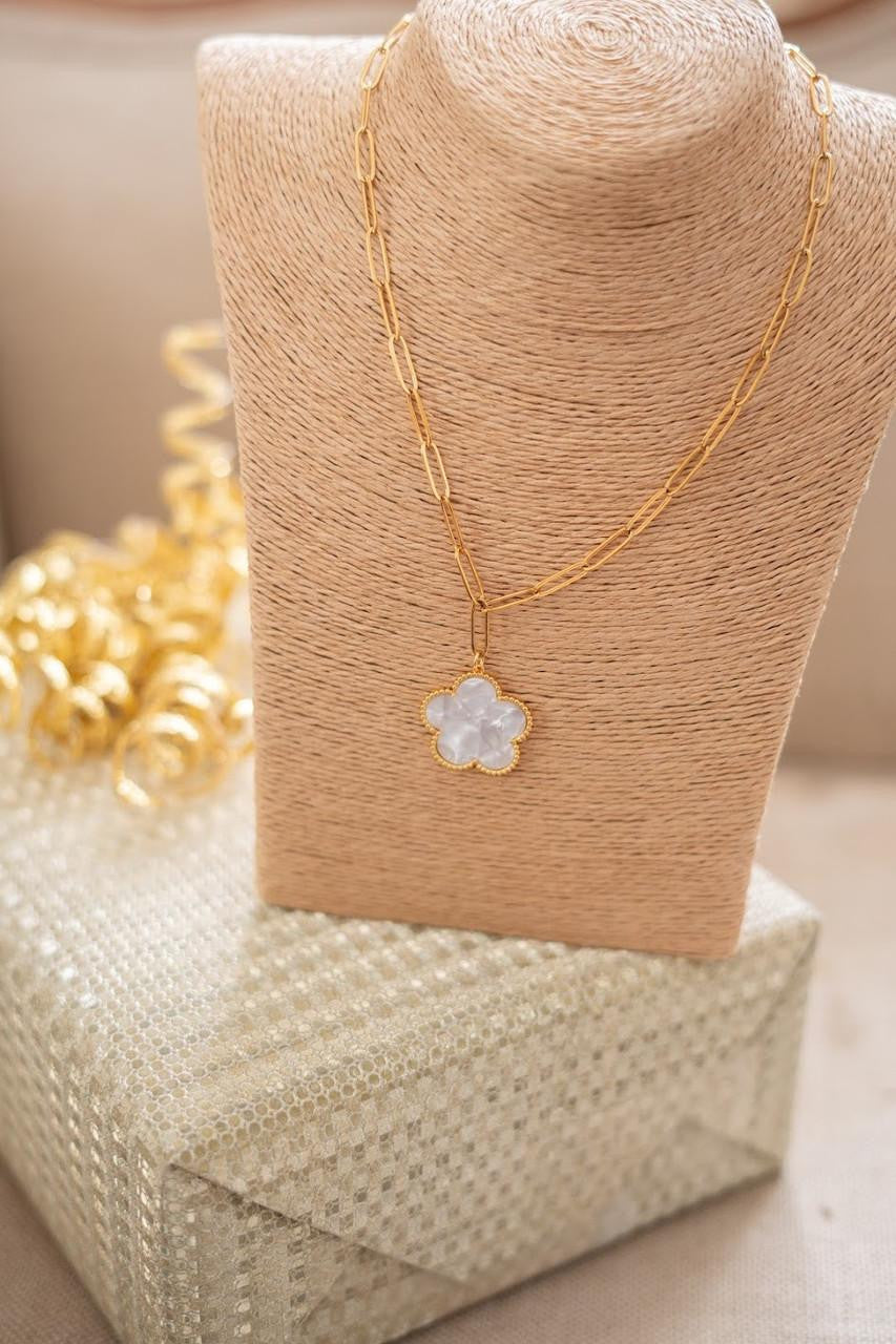 Clover - Gold & Pearl - Paperclip Charm Necklace
