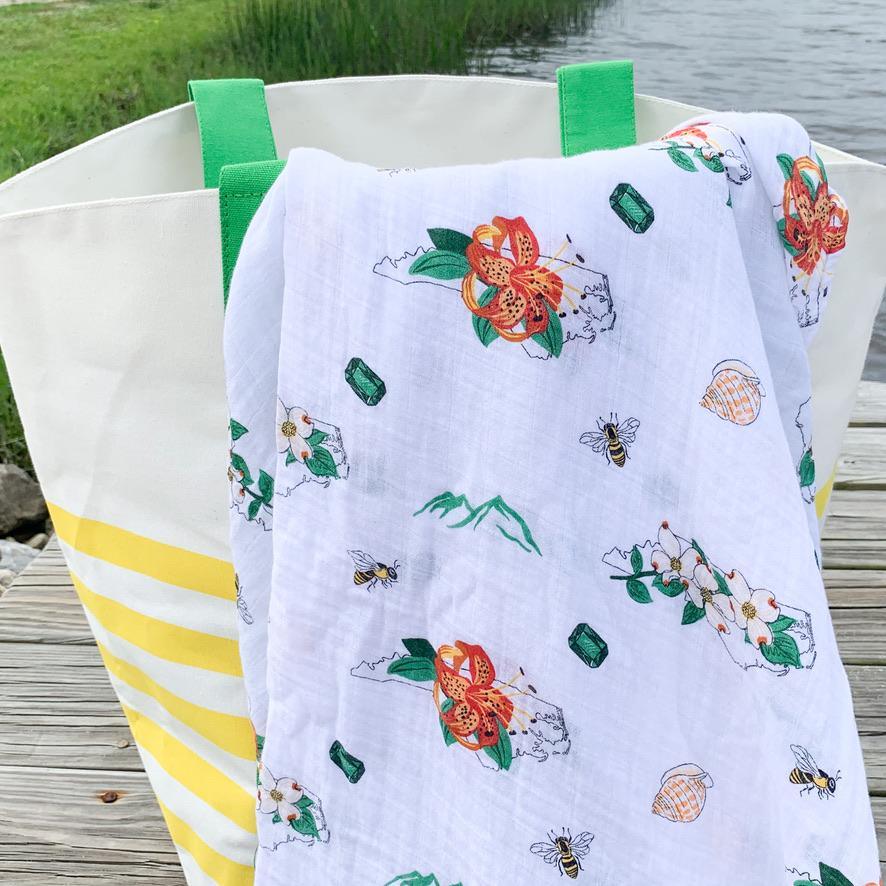 North Carolina Baby Gift Set: Muslin Swaddle & Bib (Floral)