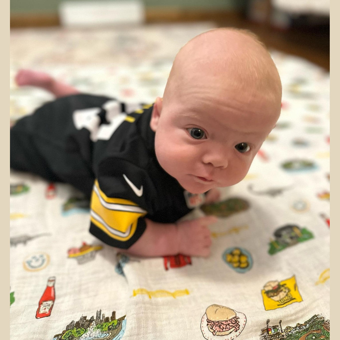 Pittsburgh Baby Gift Set: Muslin Swaddle & Bib | Organic Cotton